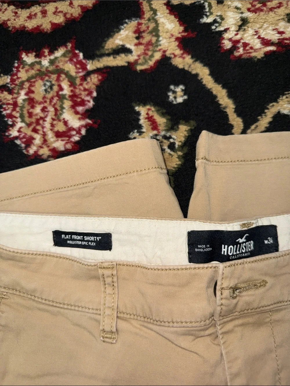 Hollister Men's Beige Flat-Front Shorts